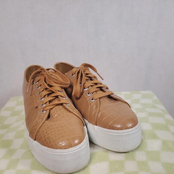 Superga 2790 Platform Sneakers Womens Sz 41  Faux Crocodile Shoes Tan NEW - Picture 1 of 9